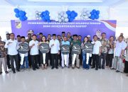 Gubernur Anwar Hafid Serahkan 19 Unit Ambulans untuk Rumah Ibadah dan Yayasan Keagamaan