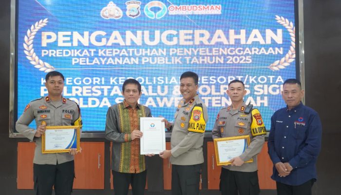 Polresta Palu Terima Penghargaan Kepatuhan Pelayanan Publik dari Ombudsman RI