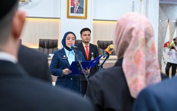 Sekprov Sulteng Tekankan Kerja Tim bagi Pejabat Baru