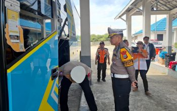 Cek Kelayakan Bus Mudik, Dirlantas Polda Sulteng Ramp Check di Terminal Mamboro