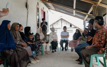 Anwar Hafid Kunjungi Vatutela, Serap Aspirasi dan Bagikan Sembako