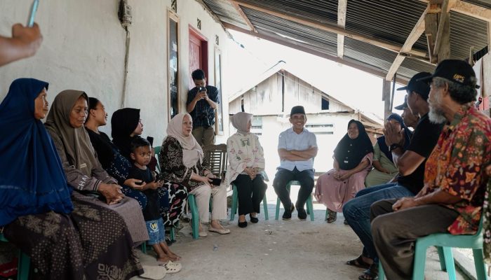 Anwar Hafid Kunjungi Vatutela, Serap Aspirasi dan Bagikan Sembako