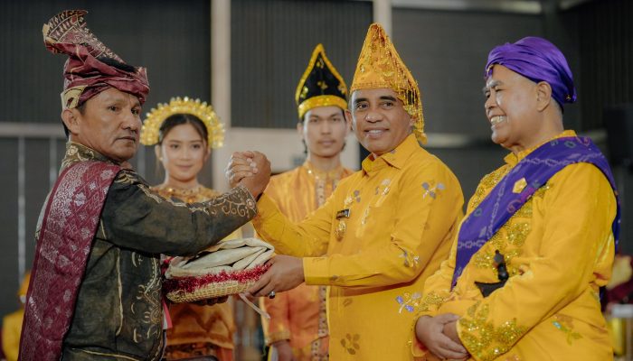 Anwar Hafid Dorong Kearifan Lokal Jadi Kekuatan Sulteng