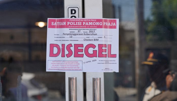 Langgar Aturan Kebersihan, Usaha Chicken Bin di Palu Disegel Sementara