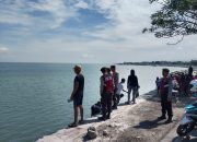 Polisi Selidiki Kasus Pria Tenggelam di Pantai Kampung Nelayan
