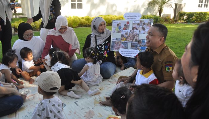 Hadianto Rasyid Bacakan Cerita untuk Anak anak Rumah Kacili