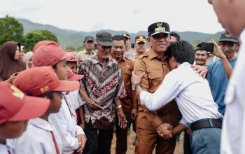 Anwar Hafid Temui Warga Ulubongka, Dengarkan Aspirasi Pelosok
