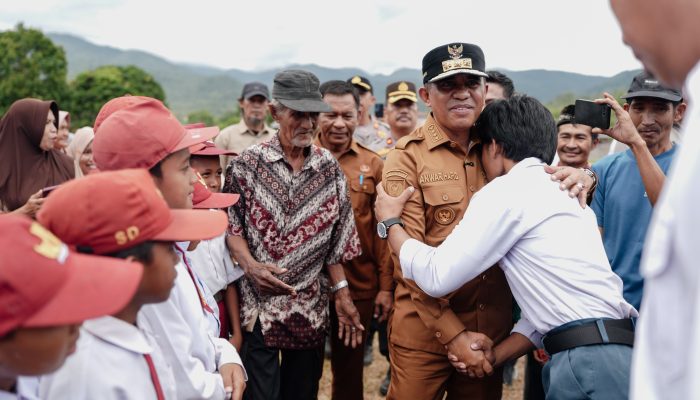Anwar Hafid Temui Warga Ulubongka, Dengarkan Aspirasi Pelosok