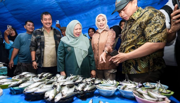 Jaga Inflasi, Wagub Reny Cek Harga di Pasar Susumbolan