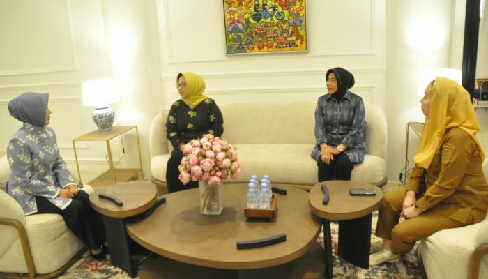 Istri Menteri ESDM Tiba di Palu, Disambut Gubernur dan Wakil Wali Kota