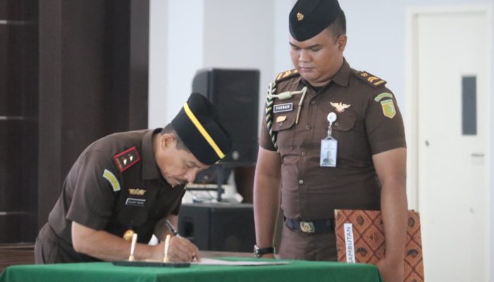 Rosdianah HK Dilantik Jadi Koordinator Kejati Sulteng