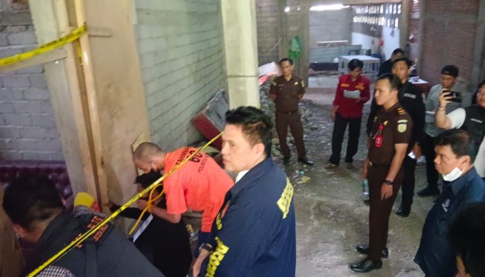 Rekonstruksi Pembunuhan Satu Keluarga di Palu, 34 Adegan Diperagakan